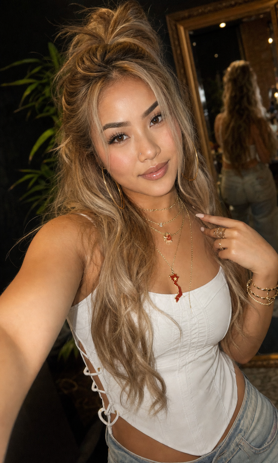 Chân dung selfie Y2K glamour